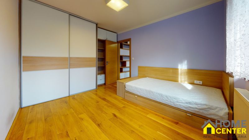 PRENÁJOM: KRÁSNY 3 IZBOVÝ TEHLOVÝ BYT V CENTRE MESTA S GARÁŽOU, KOMÁRNO 6.jpg