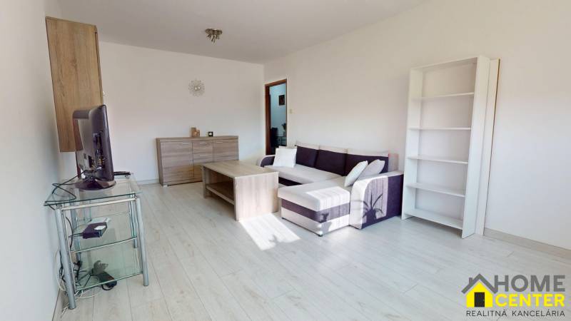 NA-PREDAJ-ZREKONSTRUOVANY-3-IZBOVY-BYT-UL-BUBNOVA-KOMARNO-02122025_154457.jpg