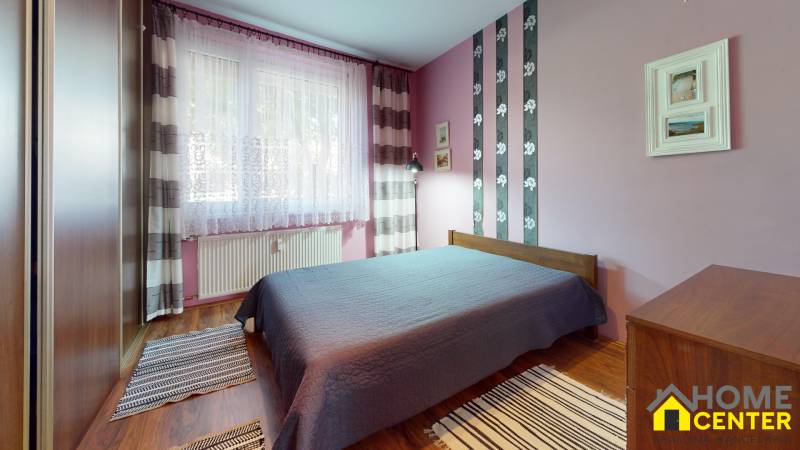 NA-PREDAJ-ZREKONSTRUOVANY-3-IZBOVY-BYT-V-BLIZKOSTI-CENTRA-NA-UL-BISKUPA-KIRALYA-KOMARNO-Bedroom 1.jpg