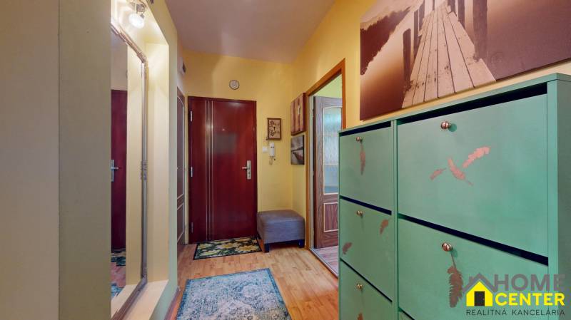 NA-PREDAJ-ZREKONSTRUOVANY-3-IZBOVY-BYT-V-BLIZKOSTI-CENTRA-NA-UL-BISKUPA-KIRALYA-KOMARNO-06192025_201827.jpg