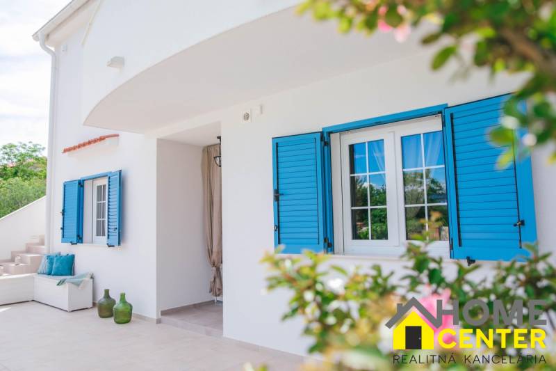 002-1023-29-island-krk-house-with-swimming-pool-for-sale – kópia – kópia.jpg