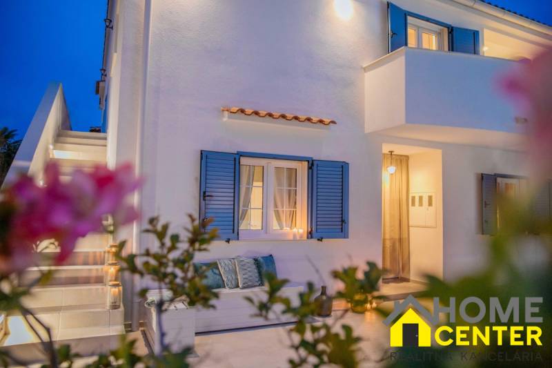 017-1023-29-island-krk-house-with-swimming-pool-for-sale.jpg