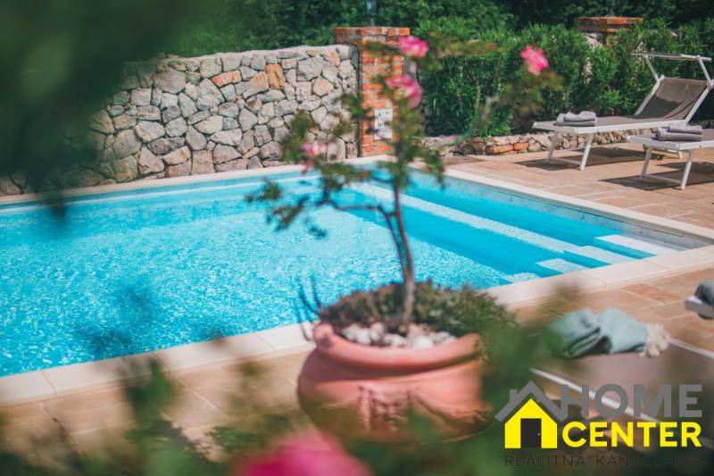 003-1023-29-island-krk-house-with-swimming-pool-for-sale – kópia.jpg