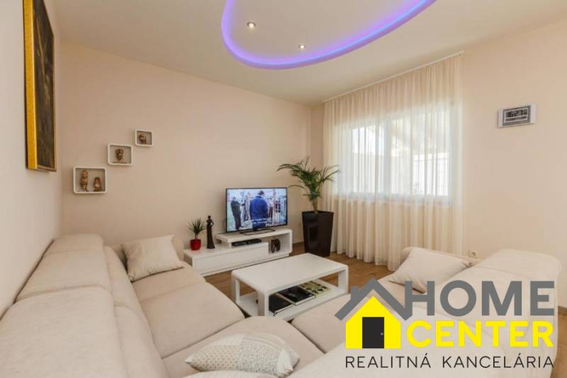 003-2033-09-Kastela-house-with-sea-view-for-sale.jpg