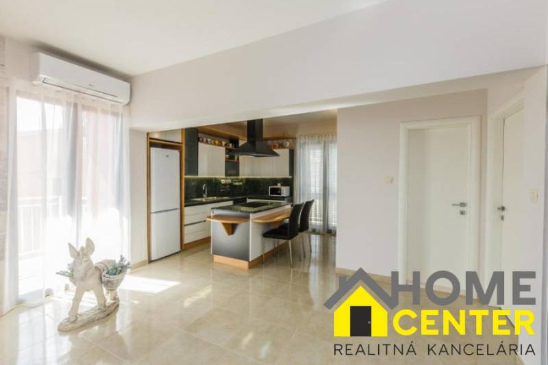 011-2033-09-Kastela-house-with-sea-view-for-sale.jpg