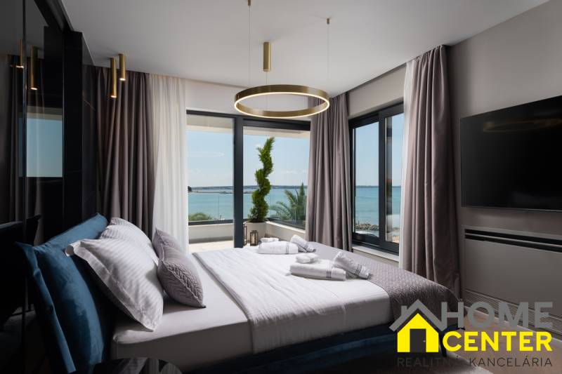 015-5427-30-Privlaka-Luxury-villa-with-pool-in-the-first-row-to-the-sea-for-sale.jpg