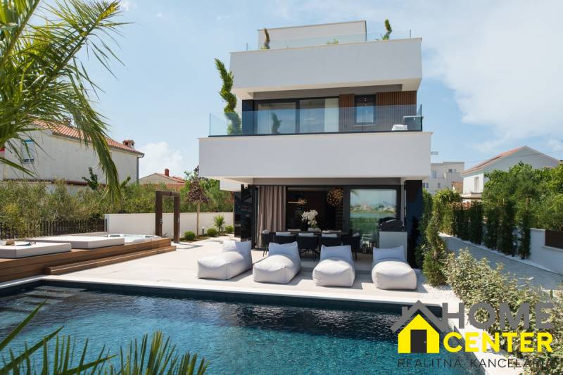 004-5427-30-Privlaka-Luxury-villa-with-pool-in-the-first-row-to-the-sea-for-sale.jpg