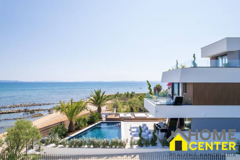 005-5427-30-Privlaka-Luxury-villa-with-pool-in-the-first-row-to-the-sea-for-sale.jpg