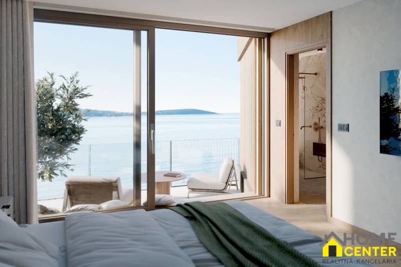 009-2022-400-rogoznica-attractive-villa-first-row-to-the-sea-for-sale.jpg