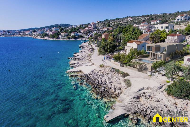 017-2022-400-rogoznica-attractive-villa-first-row-to-the-sea-for-sale.jpg