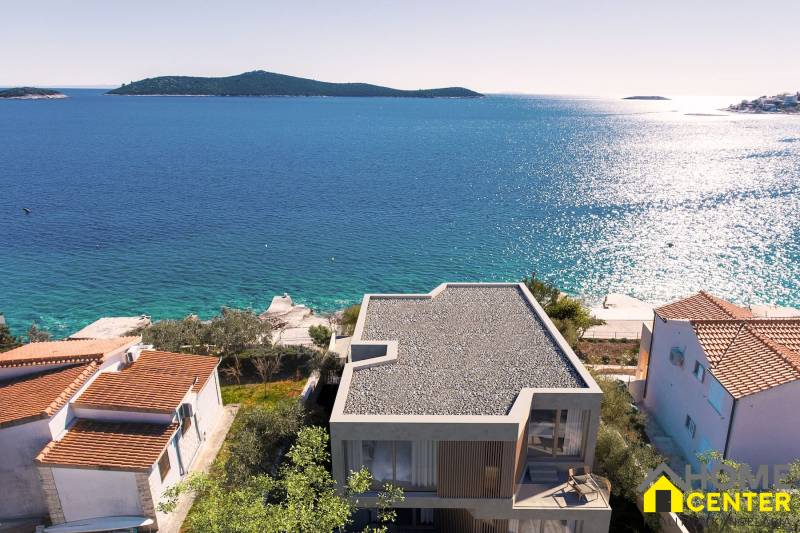 004-2022-400-rogoznica-attractive-villa-first-row-to-the-sea-for-sale.jpg