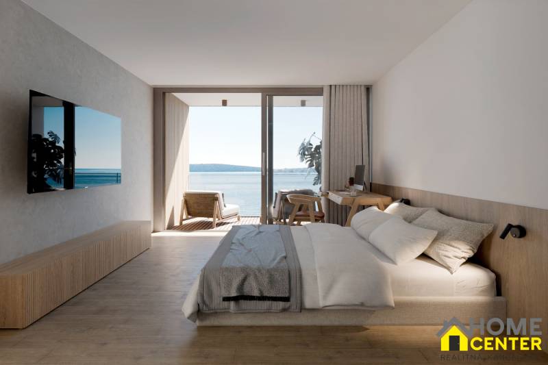 008-2022-400-rogoznica-attractive-villa-first-row-to-the-sea-for-sale.jpg