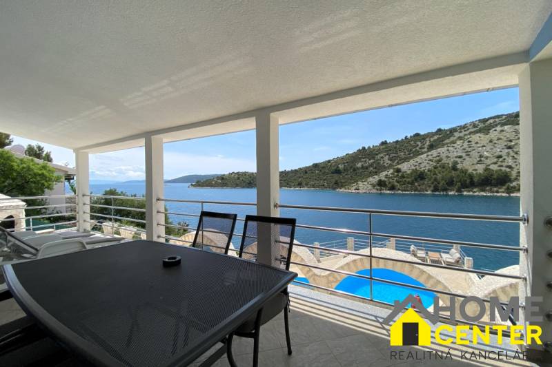 007-2044-56-Marina-Seafront-apartment-villa-for-sale.jpg