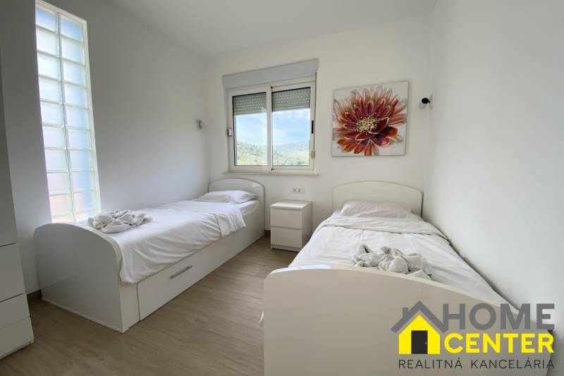 016-2044-56-Marina-Seafront-apartment-villa-for-sale.jpg