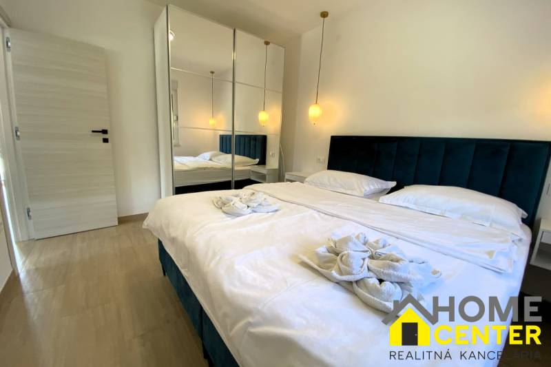 015-2044-56-Marina-Seafront-apartment-villa-for-sale.jpg