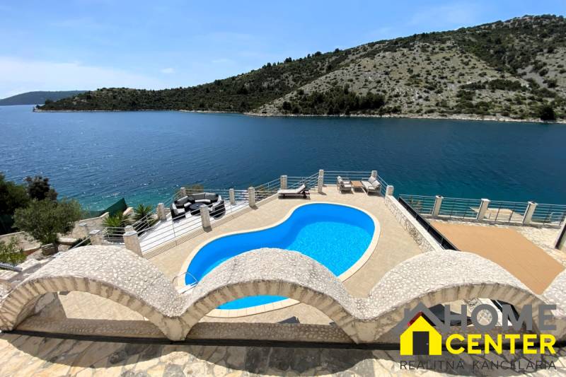 005-2044-56-Marina-Seafront-apartment-villa-for-sale.jpg