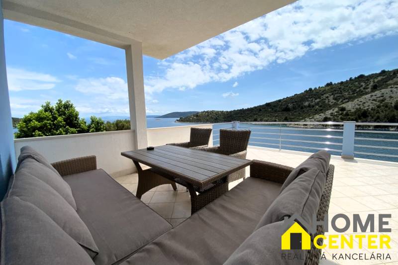 008-2044-56-Marina-Seafront-apartment-villa-for-sale.jpg