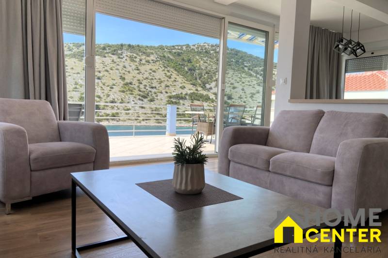 009-2044-56-Marina-Seafront-apartment-villa-for-sale.jpg