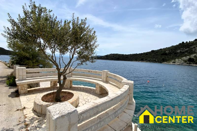 020-2044-56-Marina-Seafront-apartment-villa-for-sale.jpg