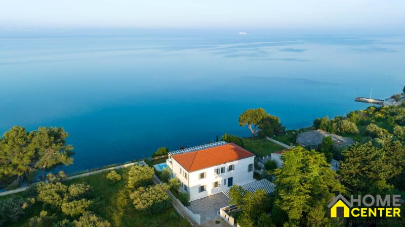 013-2022-448-zadar-beautiful-seafront-stone-villa-with-pool-for-sale.jpg