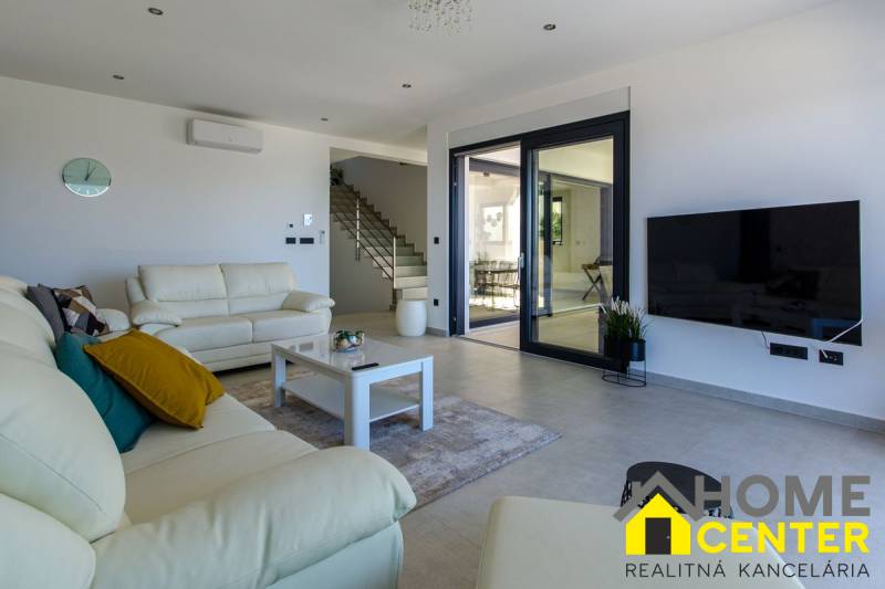 008-2022-392-rogoznica-newly-built-villa-with-sea-view-for-sale.jpg