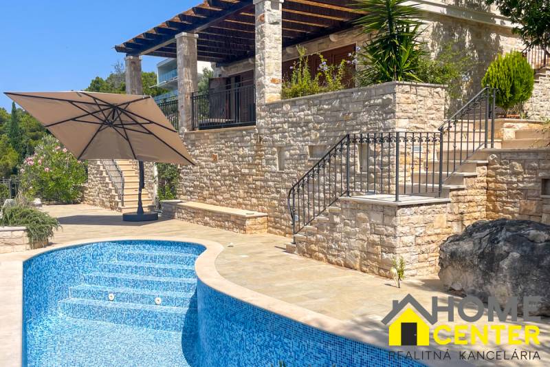 08-2013-197-Korcula-villa-seafront-for-sale.jpg