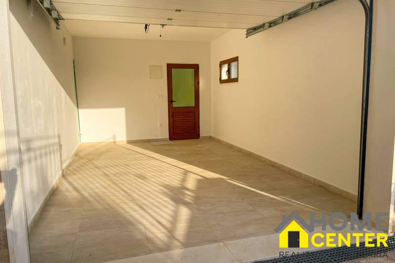 14-2013-197-Korcula-villa-seafront-for-sale.jpg