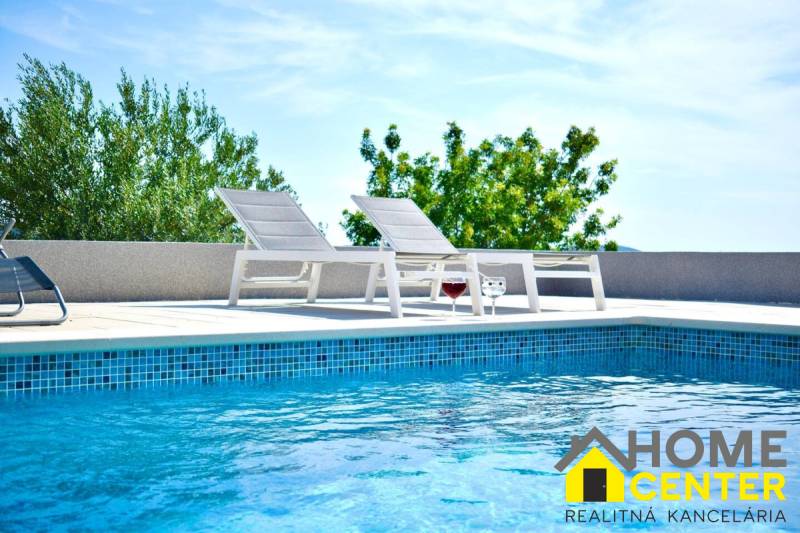015-2035-245-Trogir-Modern-apartment-wirth-sea-view-and-swimming-pool-for-sale.jpg