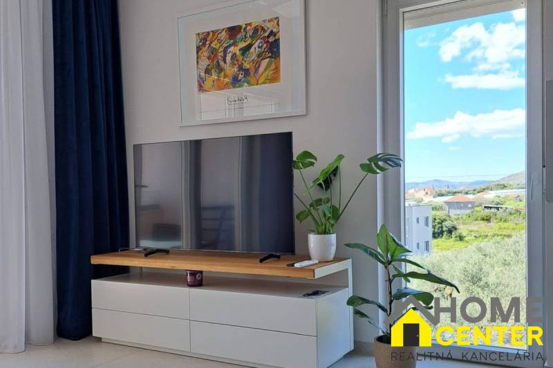 003-2035-245-Trogir-Modern-apartment-wirth-sea-view-and-swimming-pool-for-sale.jpg