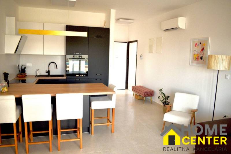 005-2035-245-Trogir-Modern-apartment-wirth-sea-view-and-swimming-pool-for-sale.jpg