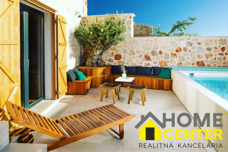 002-5056-30-Hvar-stone-villa-with-pool-for-sale.jpg