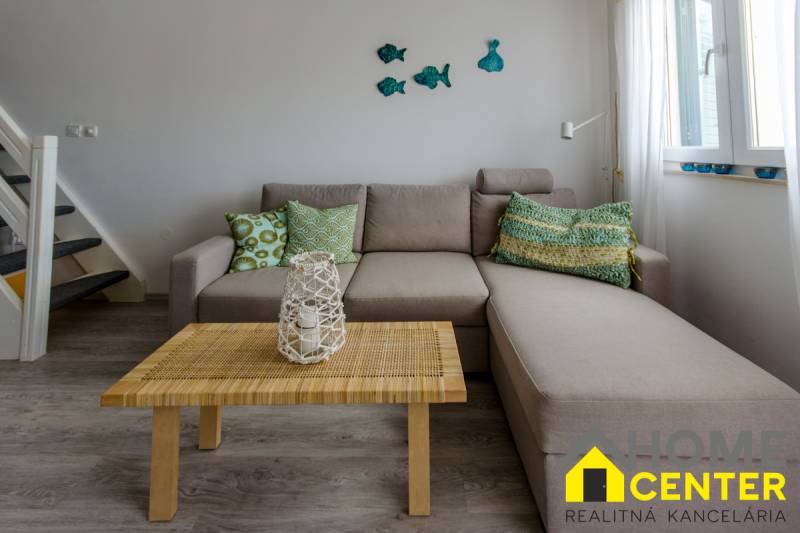11-2013-240-Brac-apartment-by-the-sea-for-sale.jpg