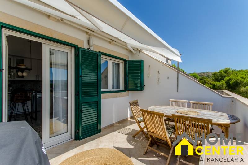 04-2013-240-Brac-apartment-by-the-sea-for-sale.jpg