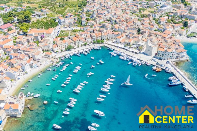 04-2013-238-Vis-Komiza-villa-seafront-for-sale.jpg