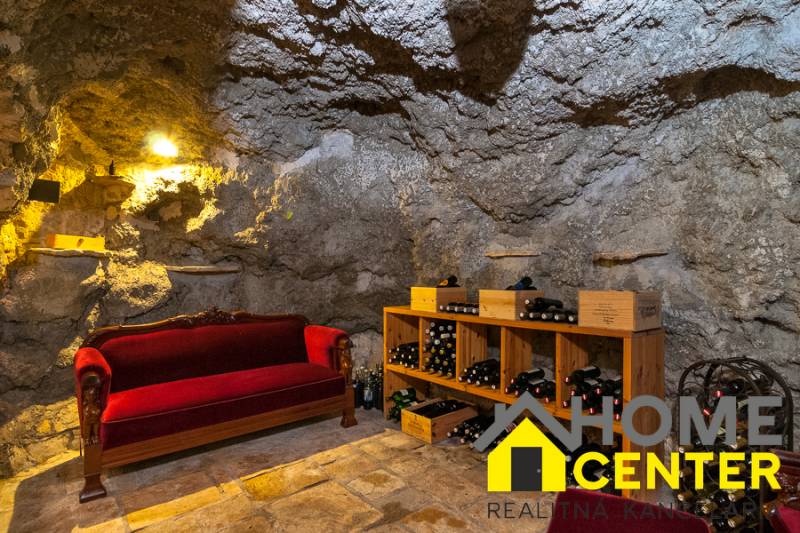 20-2024-11-Omis-riviera-Stone-house-sea-view-for-sale.jpg