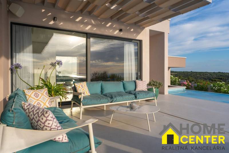 013-2022-421-Primosten-Luxury-Villa-In-A-Dominant-Location-with-a-sea-view.jpg