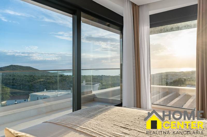 010-2022-421-Primosten-Luxury-Villa-In-A-Dominant-Location-with-a-sea-view.jpg