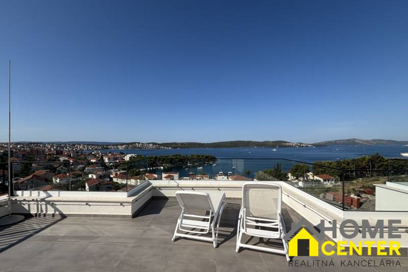 013-2035-257-Trogir-Luxury-penthouse-with-an-open-sea-view-for-sale.jpg