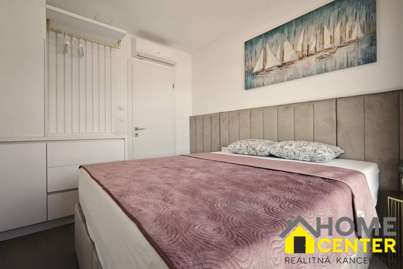 010-2035-257-Trogir-Luxury-penthouse-with-an-open-sea-view-for-sale.jpg