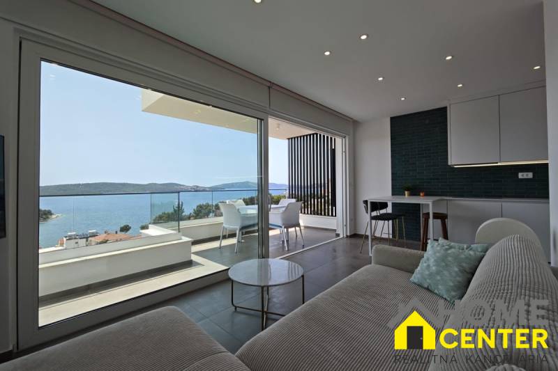 004-2035-257-Trogir-Luxury-penthouse-with-an-open-sea-view-for-sale.jpg
