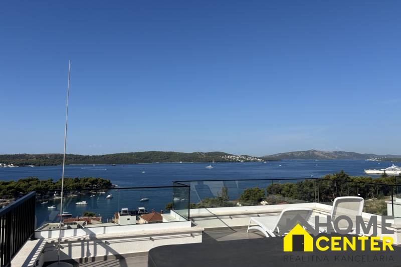 012-2035-257-Trogir-Luxury-penthouse-with-an-open-sea-view-for-sale.jpg