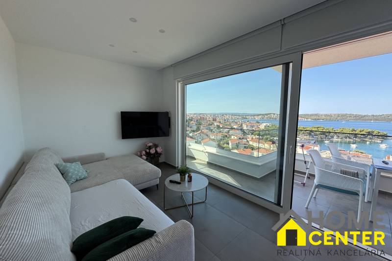 002-2035-257-Trogir-Luxury-penthouse-with-an-open-sea-view-for-sale.jpg