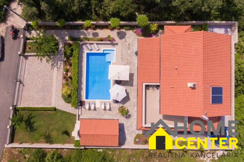 020-1021-03-Krk-house-with-pool-for-sale.jpg