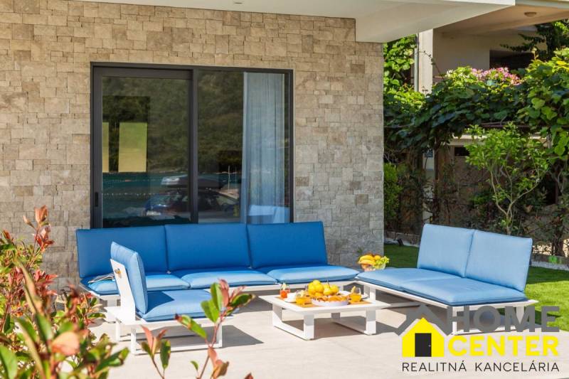 005-2022-423-Rogoznica-Newly-built-villa-in-the-first-row-to-the-sea-for-sale – kópia.jpg