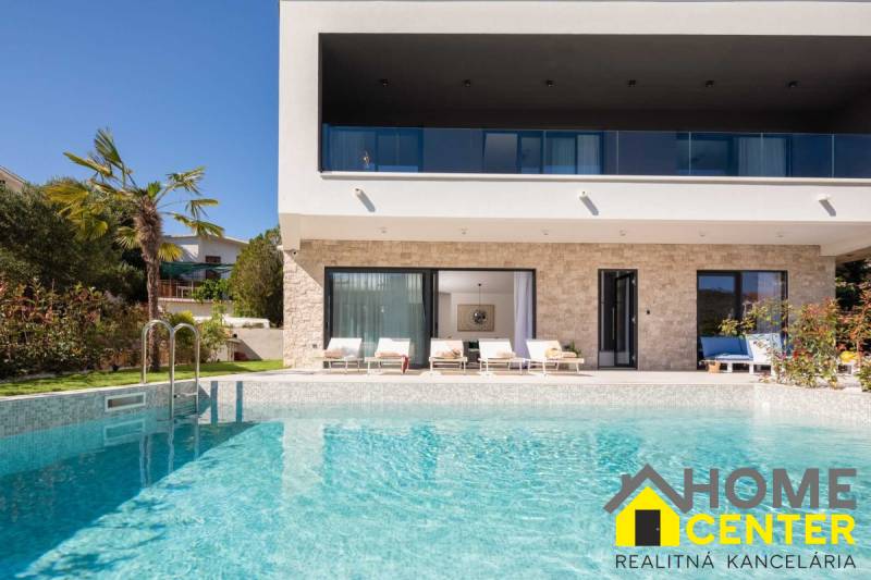 006-2022-423-Rogoznica-Newly-built-villa-in-the-first-row-to-the-sea-for-sale – kópia.jpg