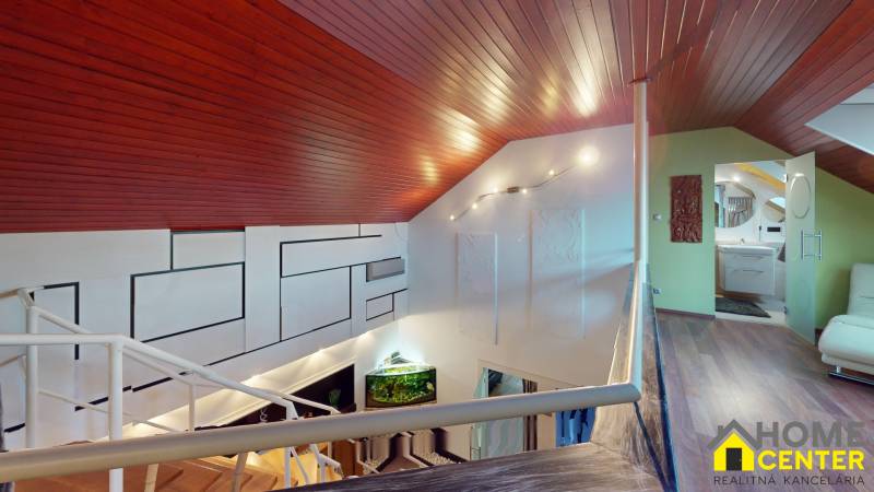 NA-PREDAJ-PRIESTRANNY-RODINNY-DOM-KOMARNO-Living-Room 4.jpg