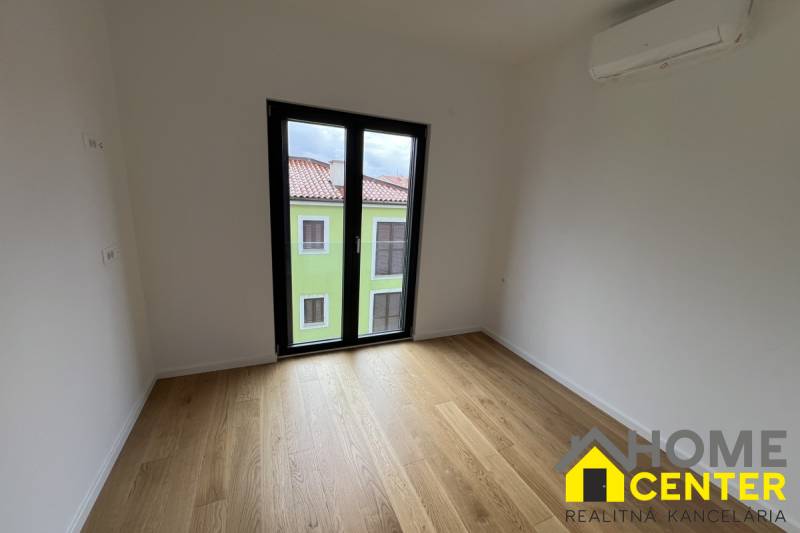 004-2053-30c-Pula-Modern-apartment-on-the-first-floor-with-terrace-for-sale.jpg
