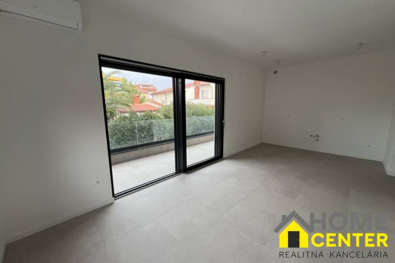 002-2053-30c-Pula-Modern-apartment-on-the-first-floor-with-terrace-for-sale.jpg