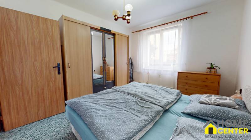 NA-PREDAJ-2-IZBOVY-TEHLOVY-BYT-NA-UL-PETOFIHO-KOMARNO-01292026_085622.jpg