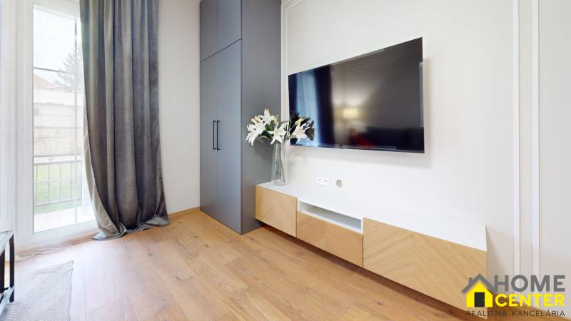 NOVOSTAVBA-NA-PREDAJ-2-IZBOVY-BYT-S-VLASTNOU-TERASOU-A-ZAHRADOU-KOMARNO-Living-Room 1.jpg